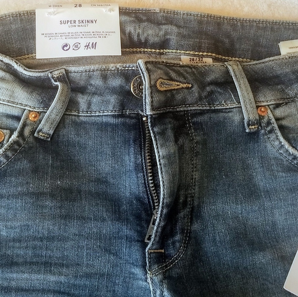 NWT super skinny detressed - Picture 3 of 4